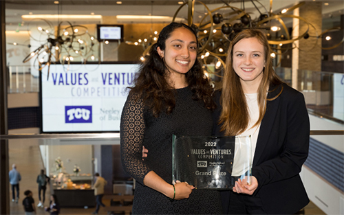 Maggie Bachenberg ’22 & Trisha Ballakur ’22